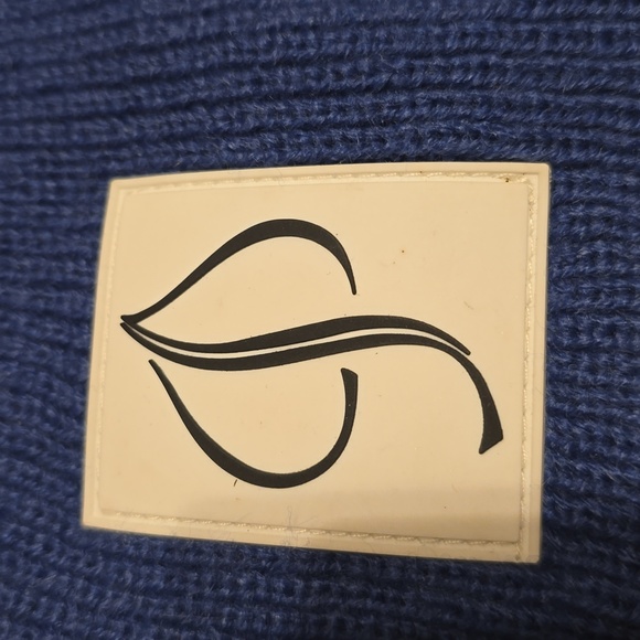 Cirque Aspen Beanie - Picture 7 of 11